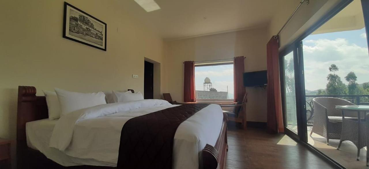 Acorn House Hotel อูตี ภายนอก รูปภาพ