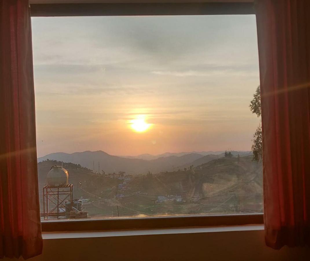 Acorn House Hotel อูตี ภายนอก รูปภาพ